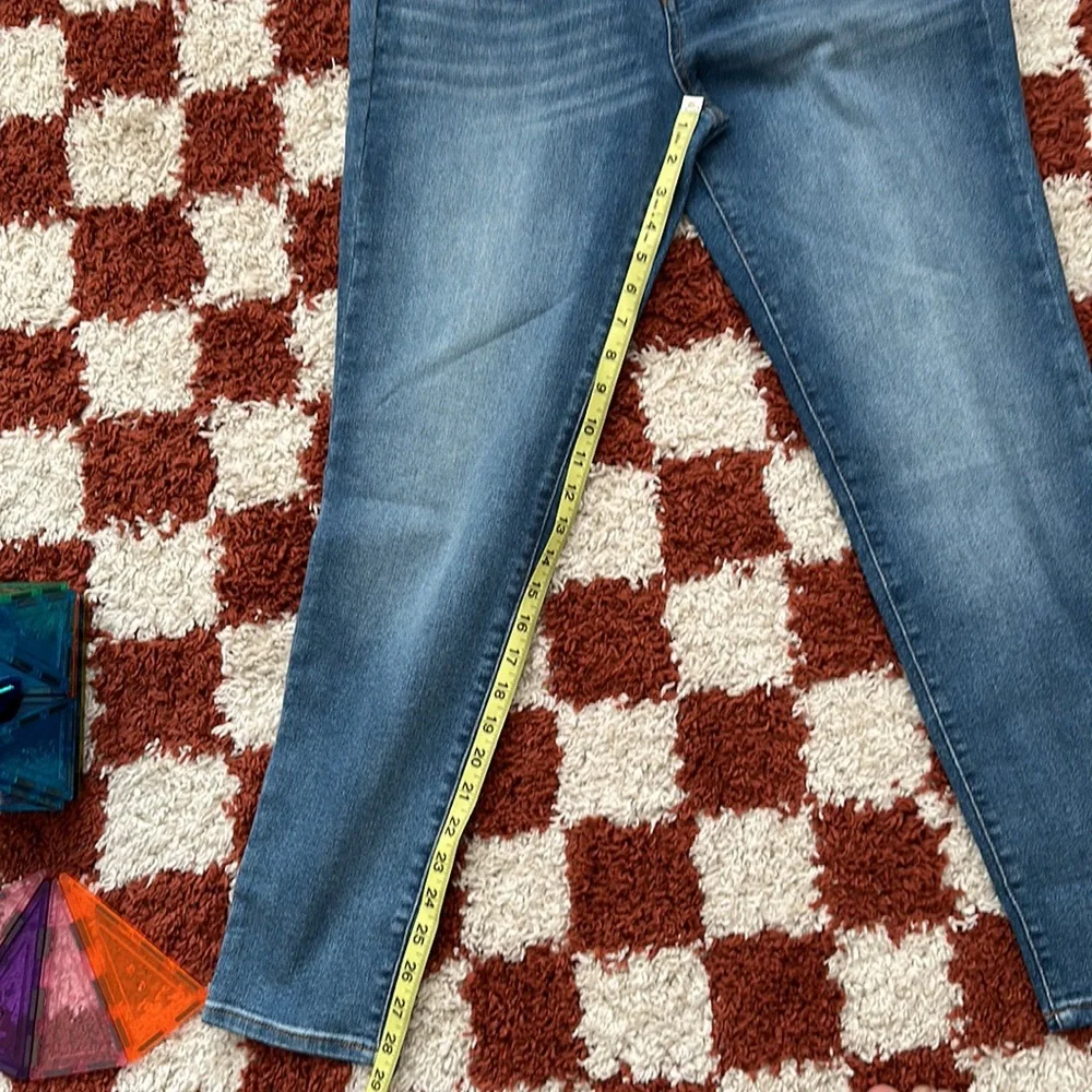 NWT • Gloria Vanderbilt • high rise skinny jeans - Picture 3 of 8